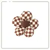 Broche xadrez tabuleiro de xadrez preto e branco bordado à mão atacado celebridade coreana casal joias pequenas fofo diy acessórios de cabelo