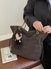 Bolso de cubo retro de gran capacidad para mujer, nueva colección otoño/invierno 2026, bolso de hombro con cadena a la moda, bolso cruzado de nicho para el día a día