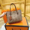 Moda Verão Bolsa Estampa Retrô Feminina 2026 Nova Bolsa Tote Clássica Versátil de Mão Ombro Transversal