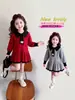 Vestido de Tricô Estilo Academia para Meninas Primavera e Outono Novo Estilo Vestido Estiloso para Bebê Menina Vestido Plissado de Lã Infantil