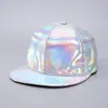 Sombrero de ala plana de cuero láser Gorra de béisbol colorida de PU Sombrero de escenario Sombrero de hip-hop de cuero láser para rap de baile callejero