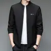 Chaqueta de negocios casual para hombre con cuello mao, nueva colección otoño 2026, prenda exterior versátil, simple y de alta gama