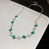 Colar Flor de Zircônia Cúbica Brilhante Micro-Glow Deslumbrante, Corrente de Clavícula de Luxo Leve de Alta Qualidade, Acessório de Pescoço Moderno e Exquisito para Mulheres