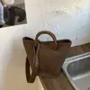 Bolsa de Mão Texturizada Elegante e Simples, Modelo Saco para Mulheres, Novo Estilo Inverno 2025, Luxo Leve, Bolsa de Ombro e Transversal Estilosa e Versátil