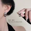 Pendientes de Gota de Aceite Color Café Retro Vintage Moda Otoño Invierno Marrón Maillard Versátiles de Alta Gama Elegantes Pendientes de Botón para Mujer
