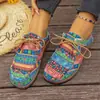 Zapatos Casuales de Madera de Colores Estilo Étnico para Mujer con Suela Gruesa, Zapatos de Lona de Caña Baja de Gran Tamaño para Exportación Transfronteriza con Cordones y Graffiti