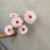 Cerimônias de casamento Auditório de casamento Simulação Flor de seda Fugui Crisântemo Gerbera Flower Bundle Multi-head Simulação Flor Sala de Estar Flor Flor Falsa Decorativa