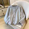 Cardigan de tricô com gola de renda colorida estilo delicado feminino novo estilo outono e inverno casaco de pelo macio e pegajoso solto top com sensação preguiçosa