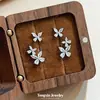 Brincos de borboleta brilhantes com diamantes, modernos, fashion, de luxo leve, requintados e únicos, design deslumbrante, brincos simples e elegantes