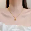 Item de Sucesso em Live-Stream: Colar Estrela Vazada Banhado a Ouro com Design de Cristal de Gelo, Estilo Versátil de Luxo Leve, Corrente para Clavícula em Forma de Estrela de Alta Qualidade