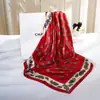 Bufanda Cuadrada Pequeña de Seda Tian de Hangzhou al por Mayor Bufanda de Seda con Estampado de Anacardo Versátil de Gama Alta Bufanda Profesional para el Cuello Tamaño Pequeño Bufanda de Gasa