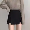 Saia-calça curta feminina de verão branca, modelo novo 2026, cintura alta, justa ao corpo, elástica, que realça o quadril, sexy, saia frontal com shorts atrás, peça única