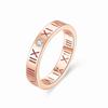 Anillo de acero de titanio y oro rosa de 18 quilates con números romanos y diamantes para hombre y mujer.
