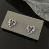 Brincos de Prata Esterlina S925 para Mulheres 2025 Novo Estilo Popular Pequenos Brincos Frescos Design Nicho Brincos Versáteis Atacado