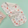 Gasa de encaje toalla babero para bebé toalla pequeña toalla de lavado para bebé absorbente suave impresión dibujos animados pañuelo pequeño al por mayor