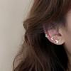 Pendientes pequeños con forma de mariposa de diamante para mujer, modernos y elegantes, con clip para la oreja, de estilo frío y popular en Internet.