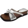 Pantuflas de verano para mujer al estilo francés para exteriores 2026 nuevas sandalias versátiles retro coreanas con lazo y suela gruesa
