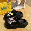 Calçado de verão para aumentar a altura, desenho animado, grosso, novo estilo, sapatos com furos, cabeça feminina, sola antiderrapante, exterior espessado, chinelos EVA, praia feminina