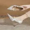 Zapatos Planos de Tacón Grueso y Punta Fina Jingang H6098 para Mujer 2025 Nuevo Otoño Versátiles Franceses Suela Suave Zapatos de Boda Zapatos de Novia