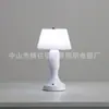 Lámpara de Mesa de Tela Retro Transfronteriza Lámpara de Mesita de Noche para Dormitorio Lámpara de Mesa Pequeña Creativa Luz Nocturna de Atmósfera Cálida de Gama Alta