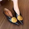 Francês! Sapatilhas Douradas Bico Fino Fivela de Metal para Mulheres Verão Duas Formas Salto Médio Baixo Sapatos Pequenos de Couro