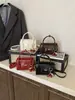 Bolso Nuevo de Nicho de Gama Alta Rojo Cuadrado Pequeño, Bolso de Mano Cruzado Femenino, Bolso de Boda con Colgante de Cereza, Bolso de Hombro