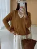 Suéter tejido casual de dos piezas con bloques de color de ilusión y manga larga con cuello en V para mujer, nuevo modelo de otoño 2026, corte holgado, elegante y adelgazante