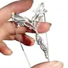 No Mesmo Estilo da Arma, o Colar é Exquisito e Super Brilhante, Cravejado com Zircônia e Pérolas, uma Corrente de Pescoço Personalizada e Versátil
