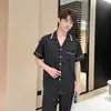 Pijama Personalizado de Seda Gelada para Homens, Cardigã de Manga Longa, Seda Artificial, Letras com Padrão Escuro, Novo Roupa Simples para Casa