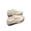 Zapatillas blancas estilo coreano para mujer, versátiles para primavera y otoño, zapatos casuales ligeros, nuevo modelo 2026, populares para uso casual y deportivo