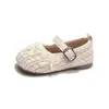 Zapatos para niña pequeña con suelas suaves, transpirables y antideslizantes, zapatos huecos de princesa para niñas, nuevos zapatos de otoño para niñas pequeñas