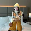 Conjunto de Primavera y Otoño para Niñas 2026 Nuevo Estilo Niña Pequeña Primavera y Otoño Chaleco de Punto Elegante Capa Base Pantalones de Pierna Ancha Conjunto de Tres Piezas