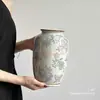 Vaso de Cerâmica Retro Porcelana Azul e Branca Ornamento para Sala de Estar, Jarra de Cerâmica para Arranjo de Flores, Decoração de Luxo Leve, Recipiente para Flores Estilo Chinês Novo, Pequeno