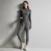 Conjunto de Yoga de Alta Qualidade para Mulheres - Primavera e Outono: Conjunto de Duas Peças: Top Esportivo Curto Acinturado e Calça Fitness de Alta Elasticidade Sem Costura