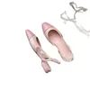 Elegantes sandalias rosas estilo francés para mujer, nueva colección principios de otoño 2026, diseño de bloques de color, tacón grueso, sandalias de punta abierta