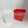 Cubeta de palomitas de maíz a rayas rojas y blancas, caja de snacks para fiestas de plástico PP, caja cuadrada para fiestas con logo imprimible