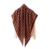 Lenço de Seda e Lã Novo Estilo, Versátil e Elegante, Lenço Triangular Listrado com Bainha Enrolada à Mão, Lenço Decorativo para Pescoço Feminino, Sensação de Alto Padrão