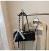 Bolso Grande Transfronterizo para Mujer, Nuevo Estilo de Nicho Primavera/Verano 2026, Bolso Cruzado Casual Simple para Hombro/Axila, Bolso Baguette para Viajes