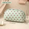 Bolsa de almacenamiento de ropa interior y calcetines de viaje portátil tres en uno, una herramienta especial para guardar la ropa personal mientras viajas