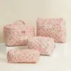 Bolsa de Maquillaje Acolchada Súper Nueva de Gran Capacidad Juego Floral de Cuatro Piezas Bolsa de Almacenamiento Neceser Interior de Algodón para Lápices Ins Viaje
