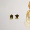 Moda Europea y Americana Transfronteriza Flor de Cinco Hojas Estilo Ing Pendientes de Trébol Acero de Titanio No se Desvanecen Oro de 18K Pendientes de Lujo Accesible Venta al Por Mayor
