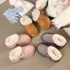 Acessório de cabeça de pelúcia boca tamanho pequeno chinelos de exterior aumento de altura simples sola grossa chinelos de algodão chinelos peludos femininos confortáveis quentes