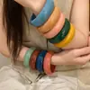 Pulseira redonda de resina transfronteiriça europeia e americana, pulseira de pulso simples e elegante para o dia a dia, luxo leve com toque de alta qualidade, design único