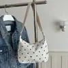 Bolso de mano plisado de estilo moderno y dulce para mujer, nueva colección de verano 2026, tela de pana con lunares, bolso de hombro versátil y bolso de axila