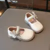 Zapatos Pequeños de Cuero Negro para Niñas Primavera y Otoño 2026 Zapatos Individuales Estilo Británico Zapatos de Performance para Niñas Niños Medianos y Grandes Suela Suave Zapatos de Princesa para Niños