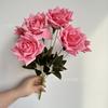 Nuevo ramo de flores artificiales rosa de 7 cabezas rosa de 7 cabezas salón de bodas ramo suave rosa flores de comercio exterior
