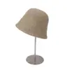 Chapéu de Pescador Branco de Tricô Estilo Japonês para Mulheres Nova Moda Outono e Inverno 2025 Chapéu Balde Quente Chapéu Cloche Afina o Rosto