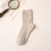 Meias para Mulheres no Outono e Inverno Meias de Pelúcia Femininas Estilo Coreano Cor Lisa Meias Femininas Meias Longas de Algodão Personalizadas Meias Tendência Ins Fabricante Estoque Pronto
