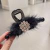 Lujo Ligero Elegante Letra de Pedrería Pinza para Cabello de Visón para Mujer Otoño e Invierno Nuevo Celebridad de Internet Horquilla de Felpa Pinza Tiburón Peluda