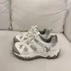 Hacen que los pies se vean más pequeños, suela gruesa, malla, zapatillas de papá, para mujer, otoño, transpirables, estilo nuevo súper popular 2026, versátiles, entrenamiento alemán, zapatillas deportivas casuales